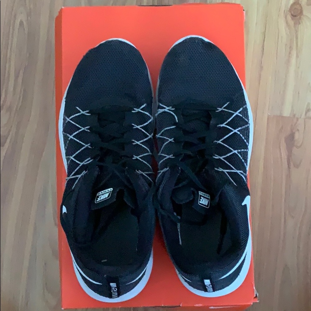 women’s nike flex fury 2 WITH BOX *slightly worn* - Picture 2 of 9